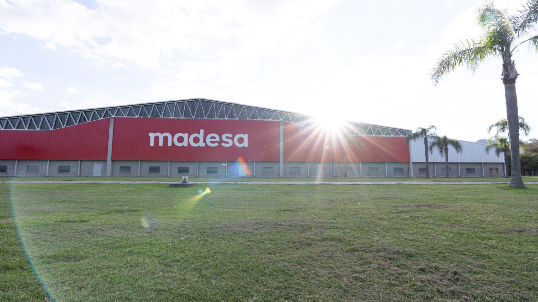 Por dentro da fábrica: produção responsável da Madesa