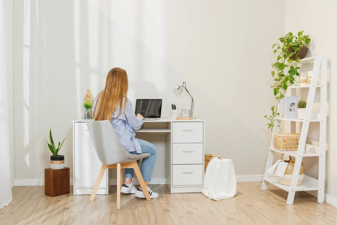 Home Office 2026: Como montar um espaço produtivo em menos de 3m²
