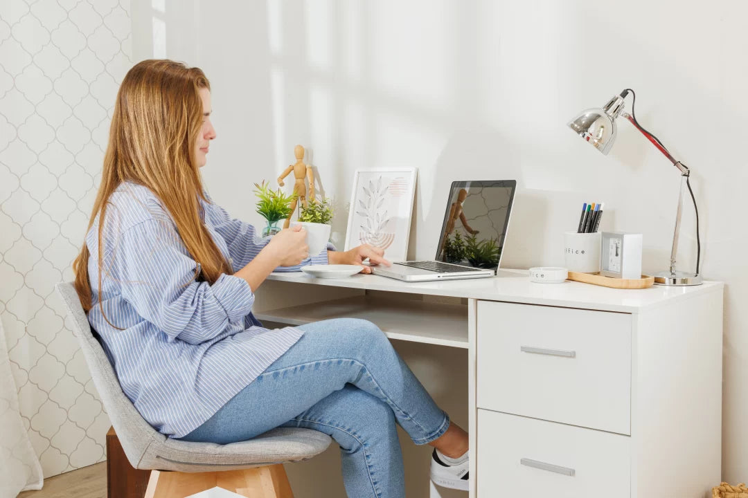 Ergonomia no Home Office: O que os móveis planejados ensinam sobre produtividade