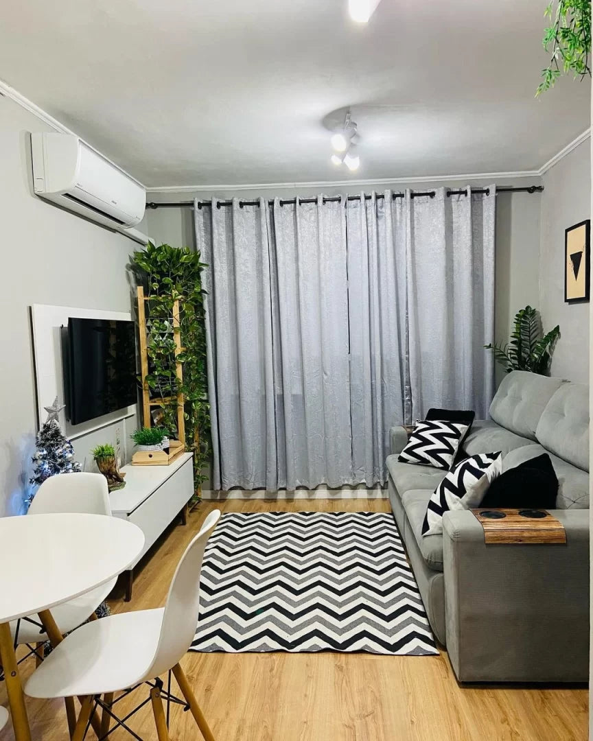 7 truques de decoração de sala pequena que as fazem parecer gigantes