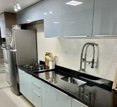 Ambiente com cozinha planejada Madesa