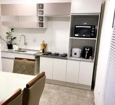 Ambiente com cozinha planejada Madesa